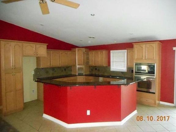 2nd image of 405 E Logan Ave