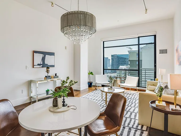 818 Van Ness Ave #804 — Photo 8
