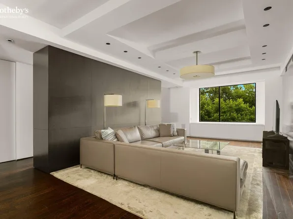 230 Central Park West image 9 of 26