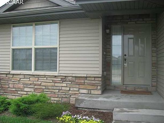 2nd image of 1512 Red Oak Ln