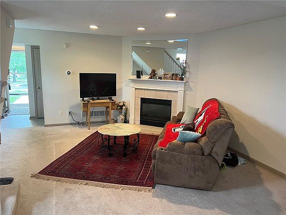 4th image of 1427 SE Lexington Ave #139D