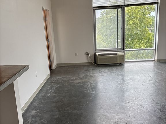 5th image of 947 New Hampshire St #761