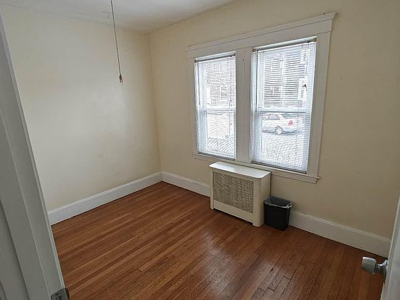 5th image of 11 Briggs St #11