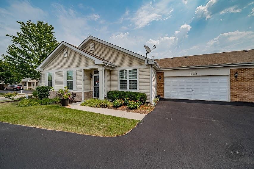 1st image of 16458 Crescent Lake Dr
