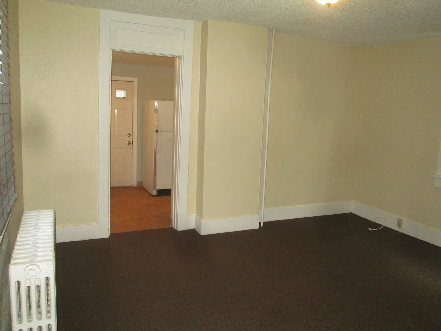 2 bed, 1.5 bath, 1619 sqft, $1,000 — Photo 4