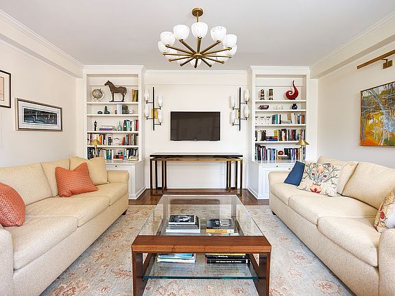 2nd image of 110 E 57th St APT 20B
