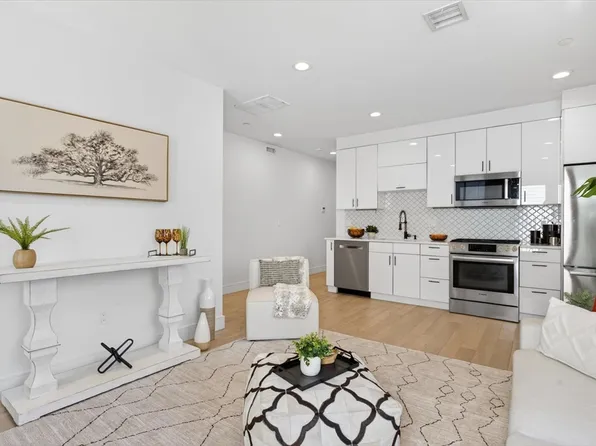 148 W 9th St #3, Boston, MA 02127
