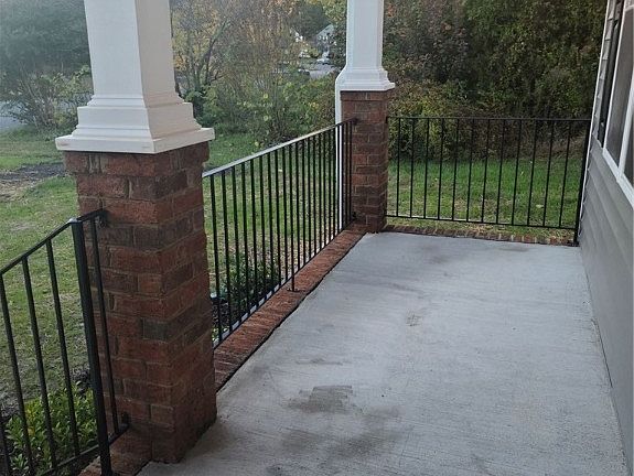 3rd image of 10228 Heritage Lane Gln