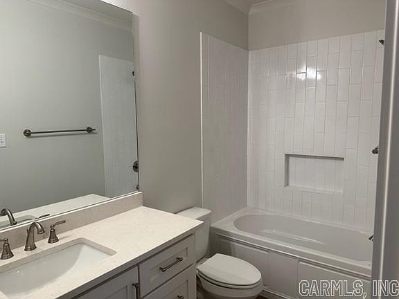 3rd image of 131 Woodlands Park Dr