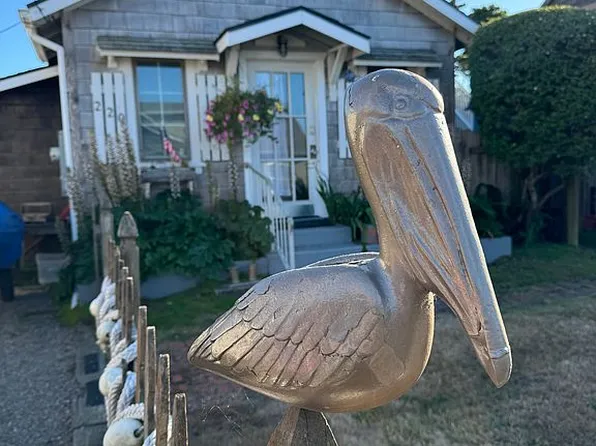 220 Vista St, Depoe Bay, OR 97341