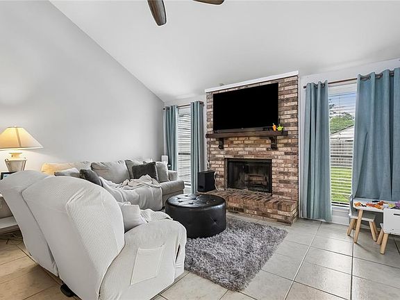 4th image of 104 McHugh Ct