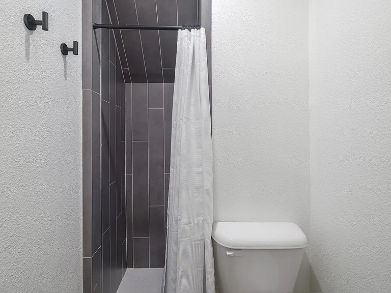 1128 Thurman Bluff Dr — Photo 50