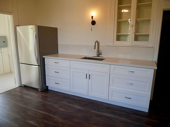 3rd image of 971 E Main St APT 3