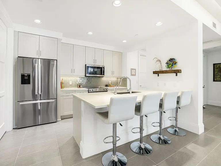 1035 3rd Ave S #215 — Photo 5