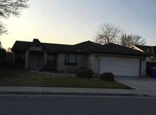 2772 Pine Castle Dr, Hanford, CA 93230