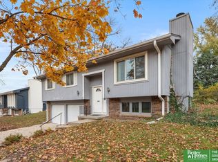 15406 Y St, Omaha, NE 68137