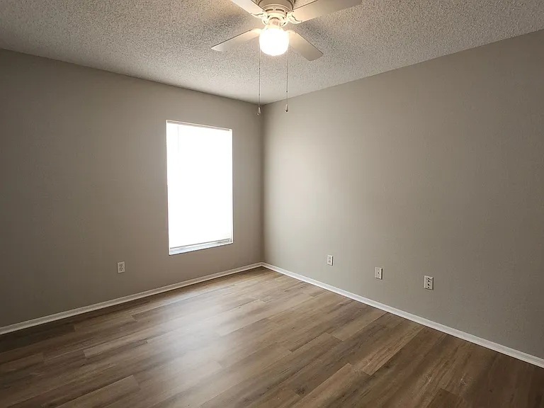 12507 Midpointe Dr — Photo 18