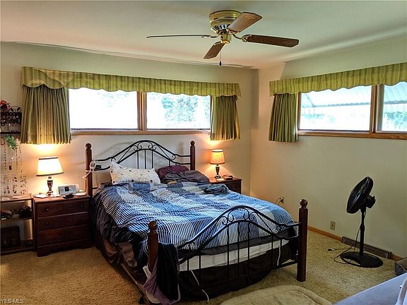 3rd image of 1232 Center Dr
