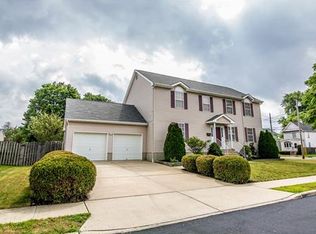 2 Rappleyea St, Sayreville, NJ 08872
