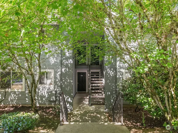 10018 NE 127th Place #B210, Kirkland, WA 98034