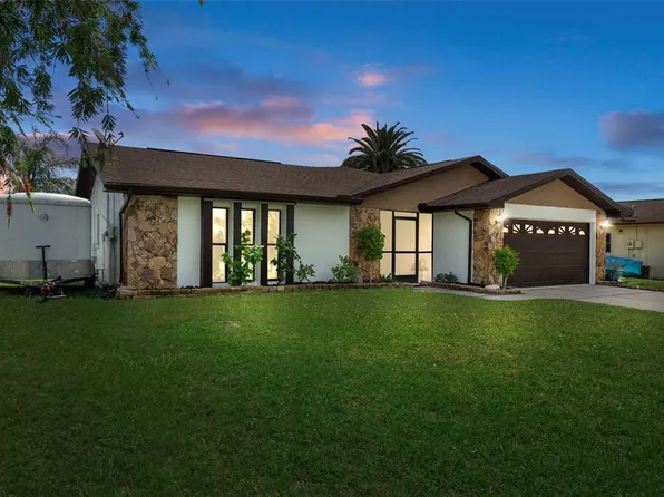 9910 Island Harbor Dr #A, Pt Richey, FL 34668