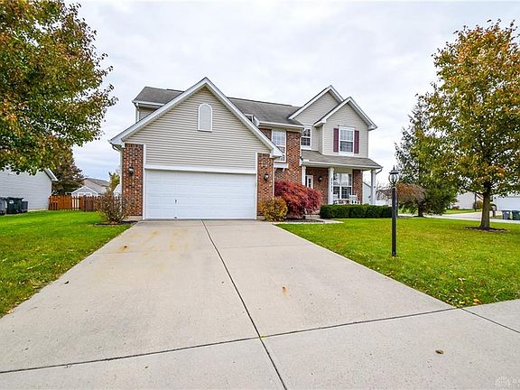 2nd image of 2711 Huntington Dr