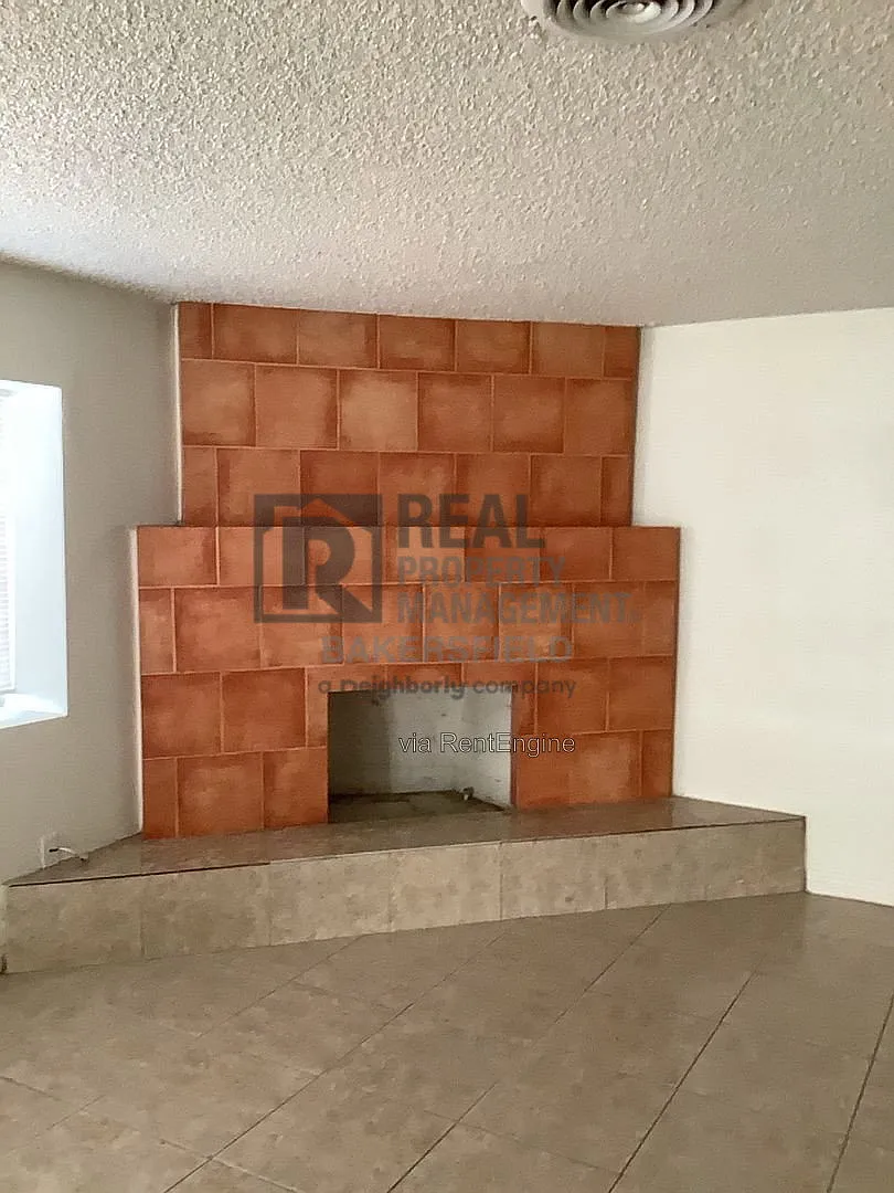 2 bed, 1.0 bath, 832 sqft, $1,150 — Photo 4