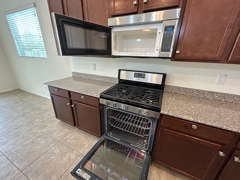 3841 E Powell Pl — Photo 28