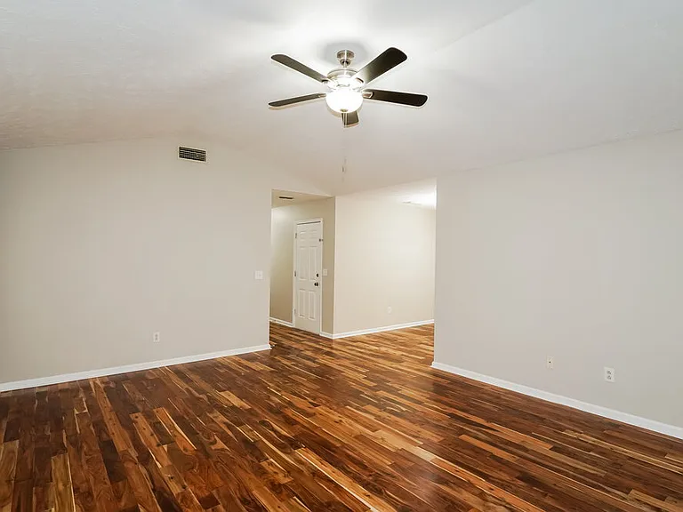 452 Cedar Park Cir — Photo 4