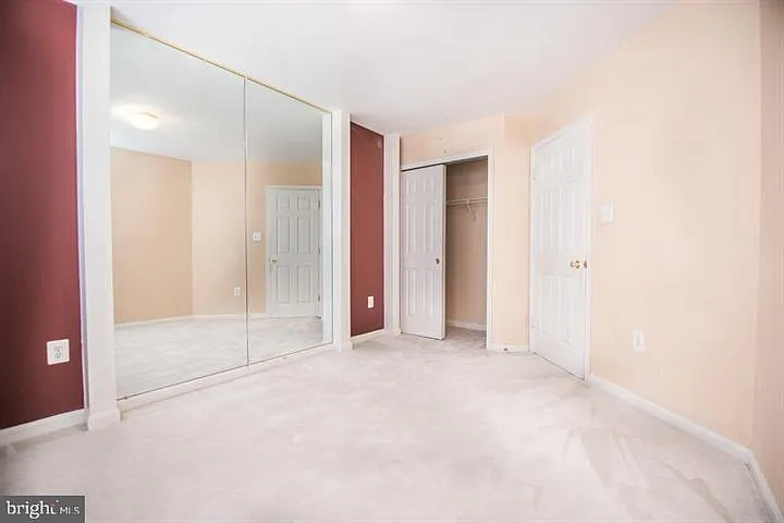 8359 Regal Oak Ct — Photo 20