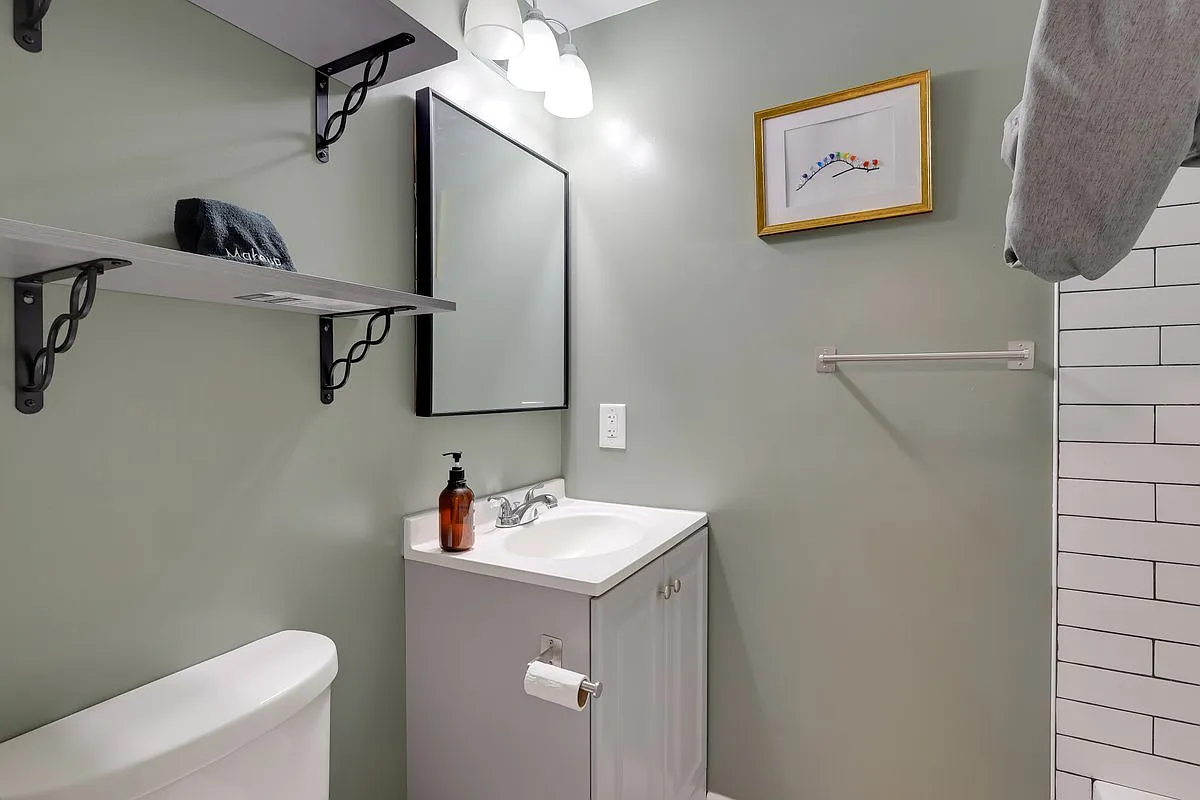 1 bed, 900 sqft, $1,500 — Photo 3