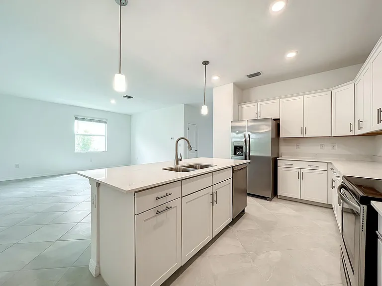 19120 Bordeaux Ct — Photo 8
