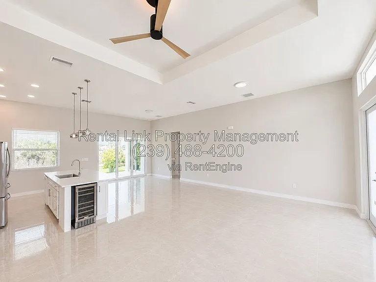 2116 NE 22nd Ave — Photo 6