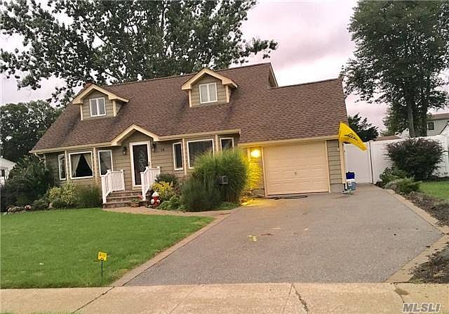 1st image of 14 Whalen St