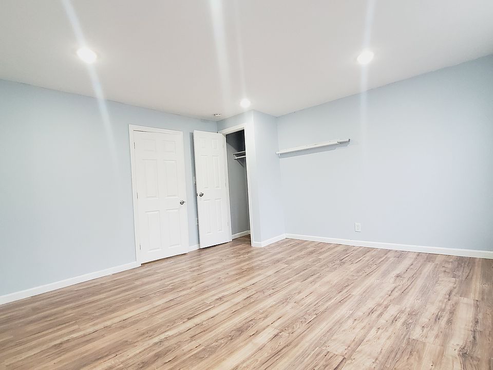 2nd image of 174 Hopkins Ave APT 1