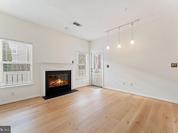 3rd image of 14305 Grape Holly Grv APT 13