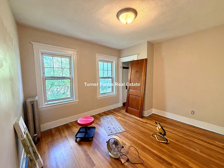 158 W Adams St — Photo 18
