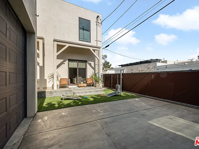 715 N Kilkea Dr #1/2 — Photo 26