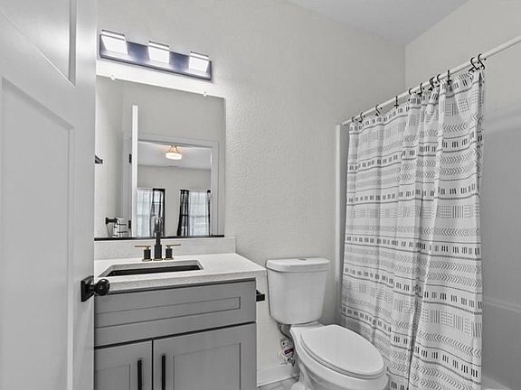 3rd image of 621 44th St #1