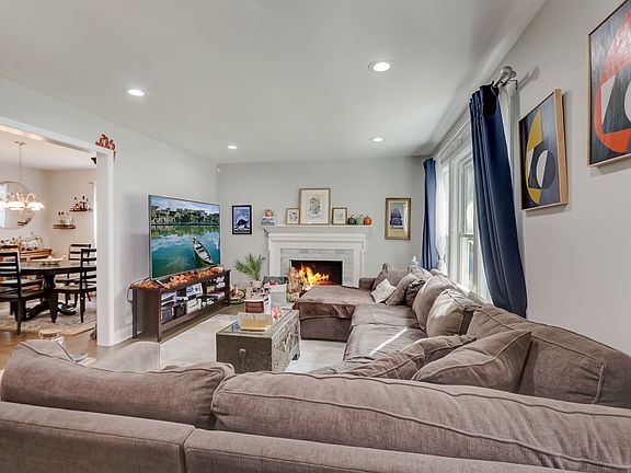 3rd image of 1719 N 76th Ct