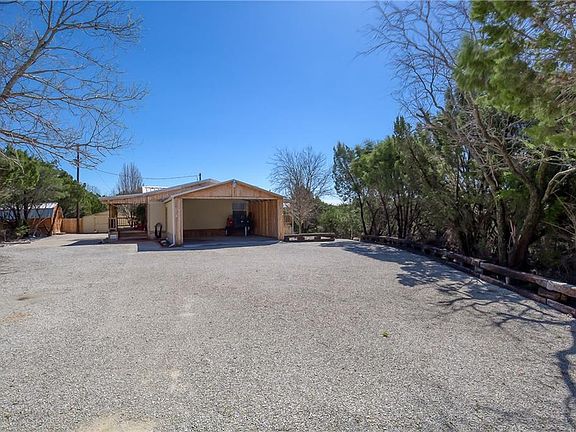 2nd image of 2405 Creekview Dr