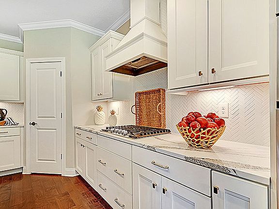 Beautifully upgraded kitchen