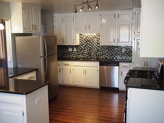 5th image of 7500 Sky Court Cir NE
