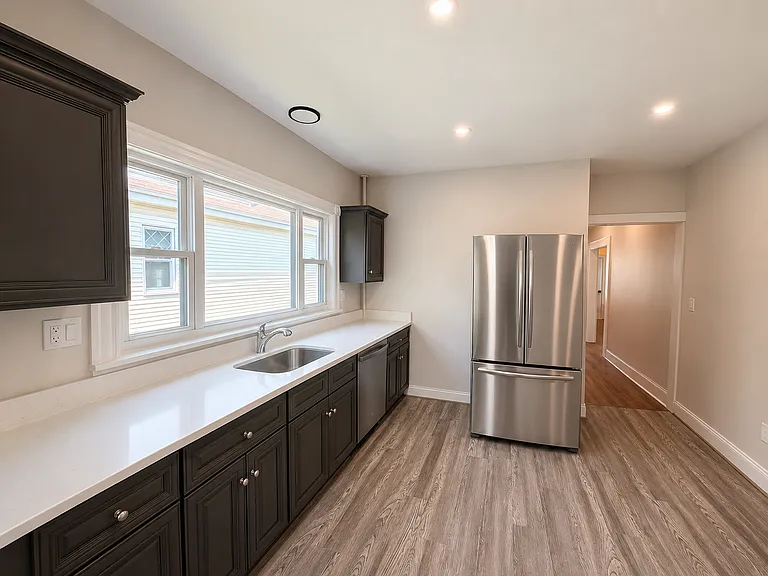 25 Warner St #2A — Photo 2