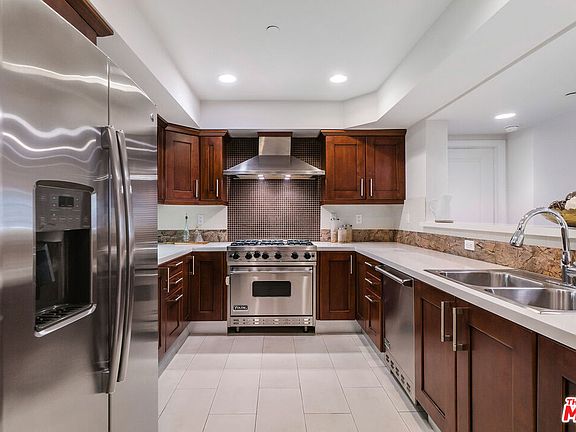 4th image of 951 Granville Ave APT 102