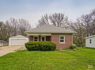 5048 J St, Lincoln, NE 68510