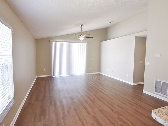 3rd image of 2831 Falcon Crest Pl