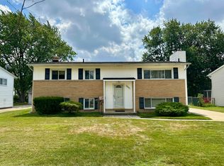 2244 Serra Dr, Sterling Heights, MI 48310