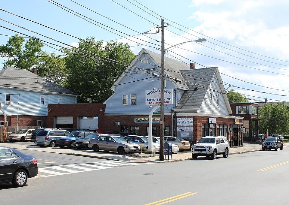 2nd image of 301 Elm St