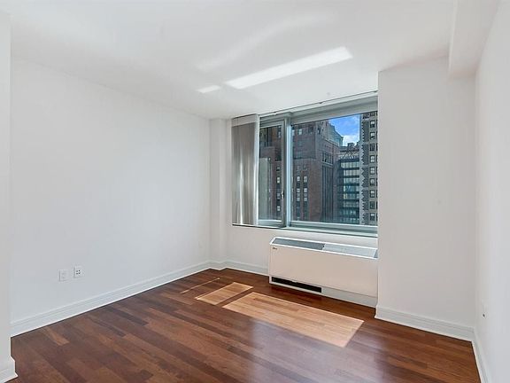 5th image of 30 Little West St APT Ph3e